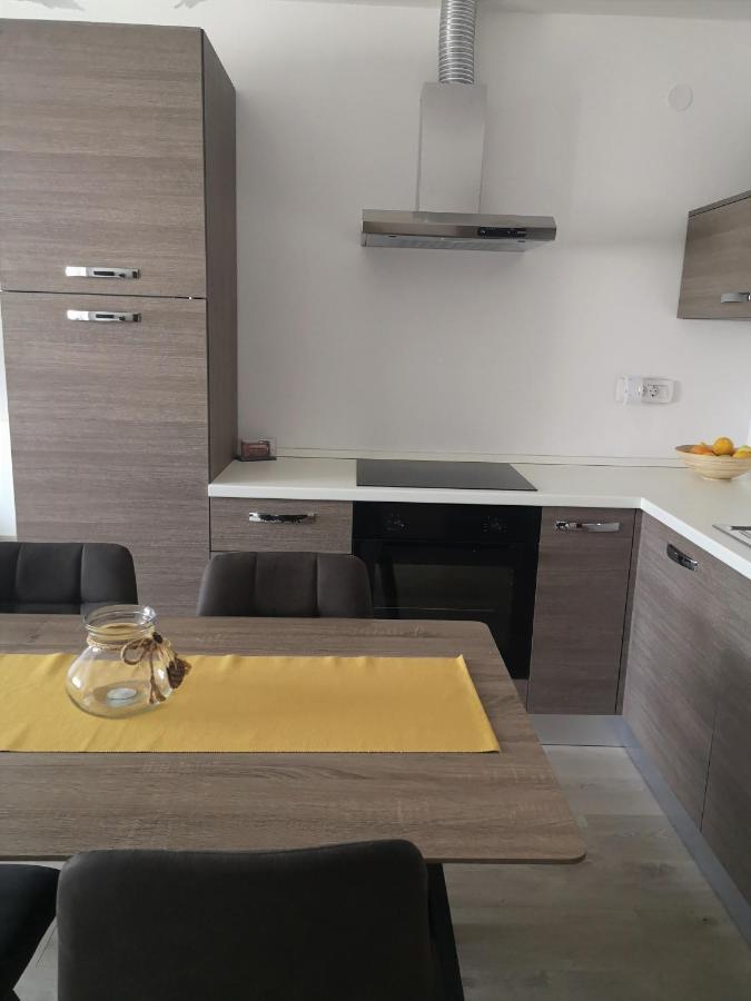 Apartments Tanja Каштела Экстерьер фото