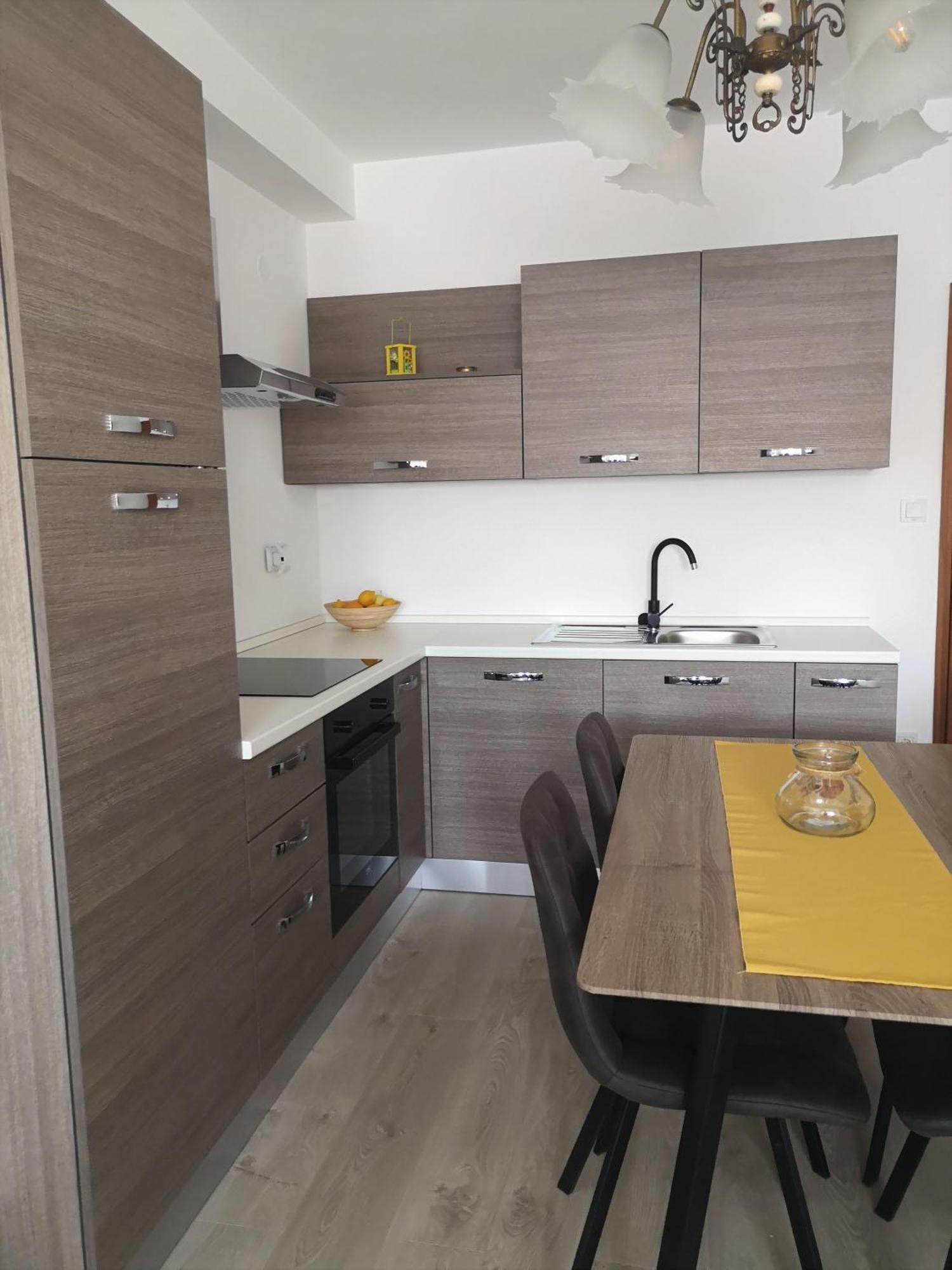 Apartments Tanja Каштела Экстерьер фото